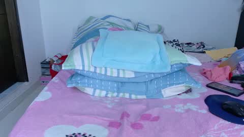 Snapshot of sandylau_ chatting on September 20, 7:59 pm sandy online show from September 20, 7:59 pm