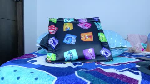 sandy online show from February 8, 12:25 am