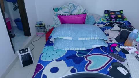 sandy online show from April 22, 8:21 pm