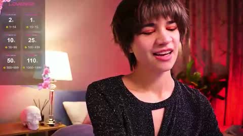 Viola  online show from November 7, 9:15 pm