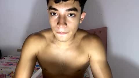 Snapshot of santi36rt chatting on September 22, 10:01 pm santi36rt online show from September 22, 10:01 pm