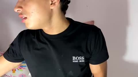 Snapshot of santi36rt chatting on September 27, 11:43 pm santi36rt online show from September 27, 11:43 pm