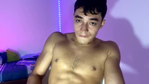 Snapshot of santi36rt chatting on November 15, 1:36 am santi36rt online show from November 15, 1:36 am