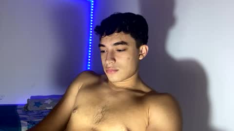 Snapshot of santi36rt chatting on November 18, 1:00 am santi36rt online show from November 18, 1:00 am