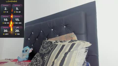 Snapshot of santi_brown1 chatting on May 4, 11:12 pm Santibrown online show from May 4, 11:12 pm