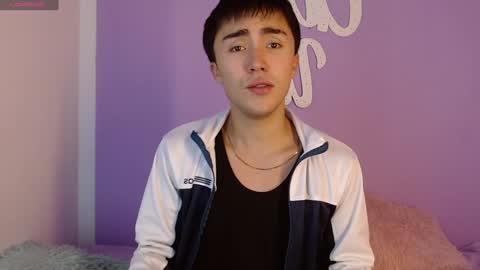 santi_fabulous online show from December 4, 4:10 am