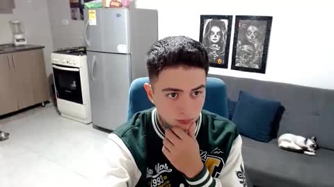 Snapshot of santi_ss chatting on January 7, 2:47 am santi_ss online show from January 7, 2:47 am