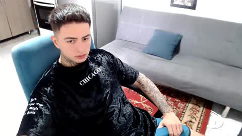 Snapshot of santi_ss chatting on January 16, 3:27 pm santi_ss online show from January 16, 3:27 pm