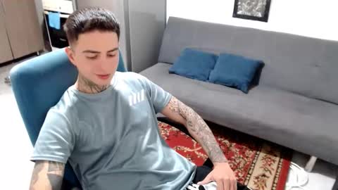 Snapshot of santi_ss chatting on January 18, 4:00 pm santi_ss online show from January 18, 4:00 pm