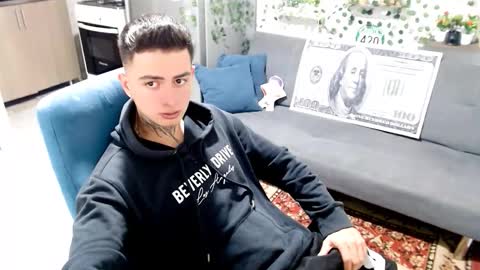 Snapshot of santi_ss chatting on February 11, 1:21 am santi_ss online show from February 11, 1:21 am