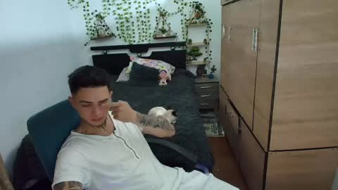 santi_ss online show from May 3, 12:38 am