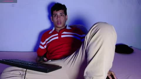 santi online show from March 31, 9:37 pm