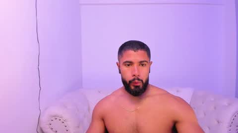 santiago_huntt online show from January 18, 1:08 pm
