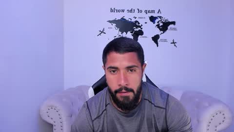 santiago_huntt online show from October 2, 10:28 pm