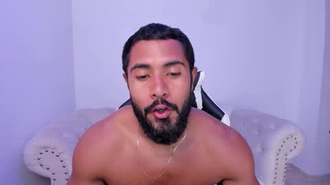 santiago_huntt online show from October 18, 1:45 pm