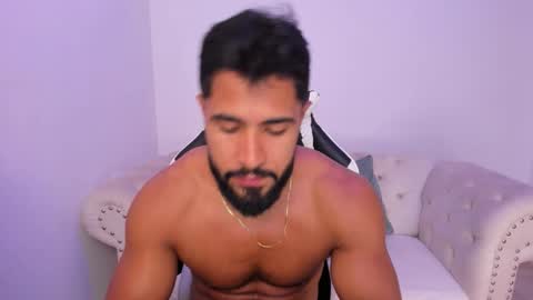santiago_huntt online show from February 4, 7:42 pm