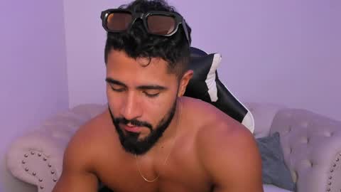 santiago_huntt online show from March 26, 8:03 pm