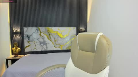 santiago_russo18 online show from September 13, 12:05 pm