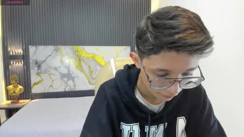 santiago_russo18 online show from September 15, 1:00 pm