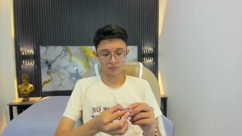 santiago_russo18 online show from September 20, 1:34 pm