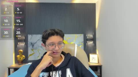 santiago_russo18 online show from October 29, 12:07 pm