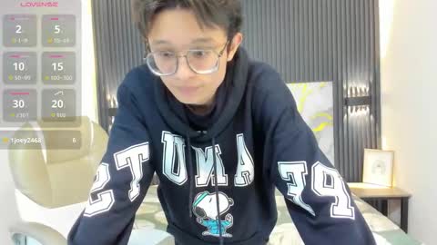 santiago_russo18 online show from November 21, 2:43 am