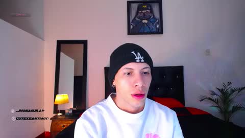 Snapshot of santiagocutex chatting on October 26, 4:40 am SANTAGO online show from October 26, 4:40 am