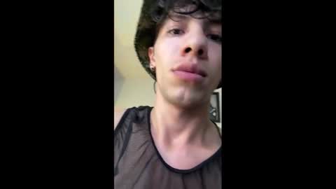 Snapshot of santiagocutex chatting on October 31, 10:27 am SANTAGO online show from October 31, 10:27 am