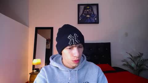 Snapshot of santiagocutex chatting on November 7, 9:53 am SANTAGO online show from November 7, 9:53 am