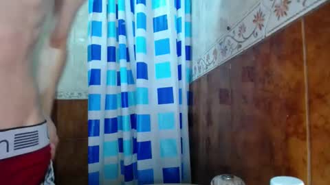 Snapshot of santiagocutex chatting on November 9, 2:32 am SANTAGO online show from November 9, 2:32 am