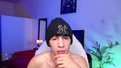 Snapshot of santiagocutex chatting on November 13, 2:49 pm SANTAGO online show from November 13, 2:49 pm