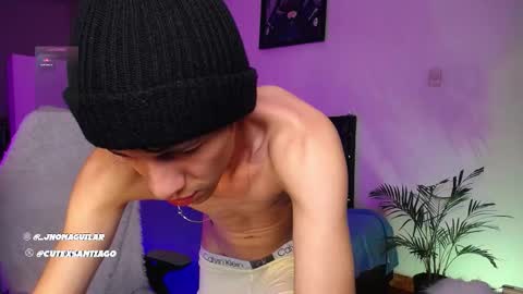 Snapshot of santiagocutex chatting on December 5, 11:30 am SANTAGO online show from December 5, 11:30 am