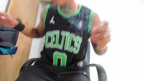 Snapshot of santiagogtx chatting on January 24, 7:49 pm Santiago online show from January 24, 7:49 pm