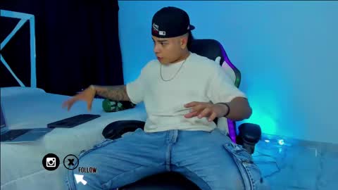 Santi Reyes online show from March 11, 8:20 am