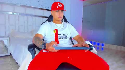 Santi Reyes online show from November 28, 6:05 am