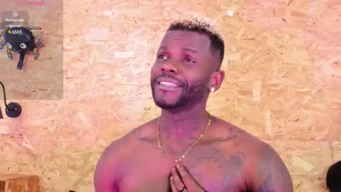 Snapshot of santiblack7 chatting on November 14, 3:38 am Santi online show from November 14, 3:38 am