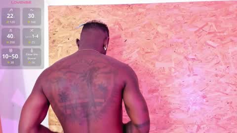 Snapshot of santiblack7 chatting on November 26, 2:01 am Santi online show from November 26, 2:01 am