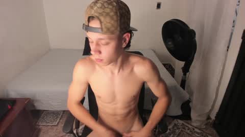 Julius Novachrono  online show from December 30, 10:01 pm