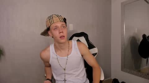 Julius Novachrono  online show from September 21, 7:26 pm