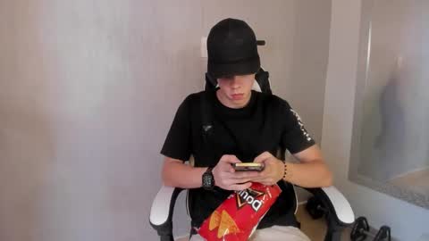 Julius Novachrono  online show from September 24, 7:39 pm