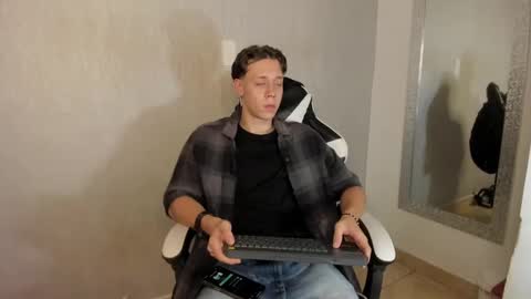 Julius Novachrono  online show from September 28, 6:57 pm