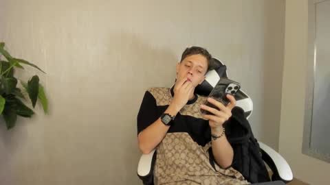 Julius Novachrono  online show from October 1, 7:31 pm