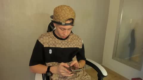 Julius Novachrono  online show from October 8, 9:56 pm