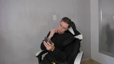 Julius Novachrono  online show from October 12, 8:08 pm