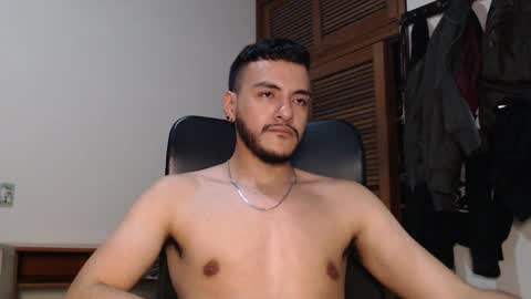 Snapshot of santiexxx chatting on October 17, 5:21 am santiexxx online show from October 17, 5:21 am