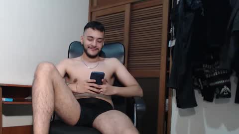 Snapshot of santiexxx chatting on October 19, 3:07 am santiexxx online show from October 19, 3:07 am