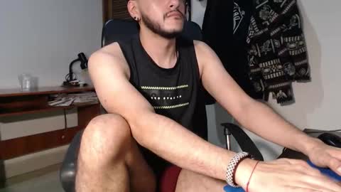 Snapshot of santiexxx chatting on October 22, 4:57 am santiexxx online show from October 22, 4:57 am