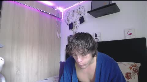 Santii online show from April 7, 4:40 pm