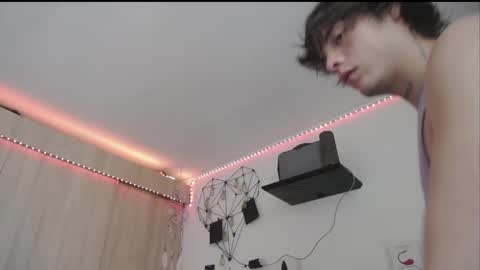 Santii online show from April 9, 4:23 pm