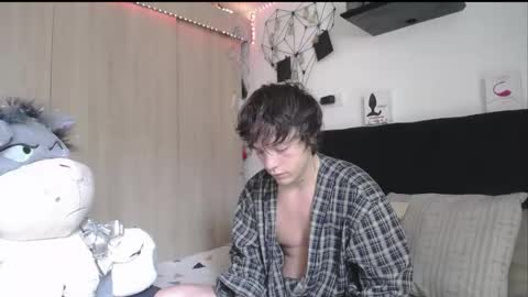 Santii online show from April 16, 1:23 pm